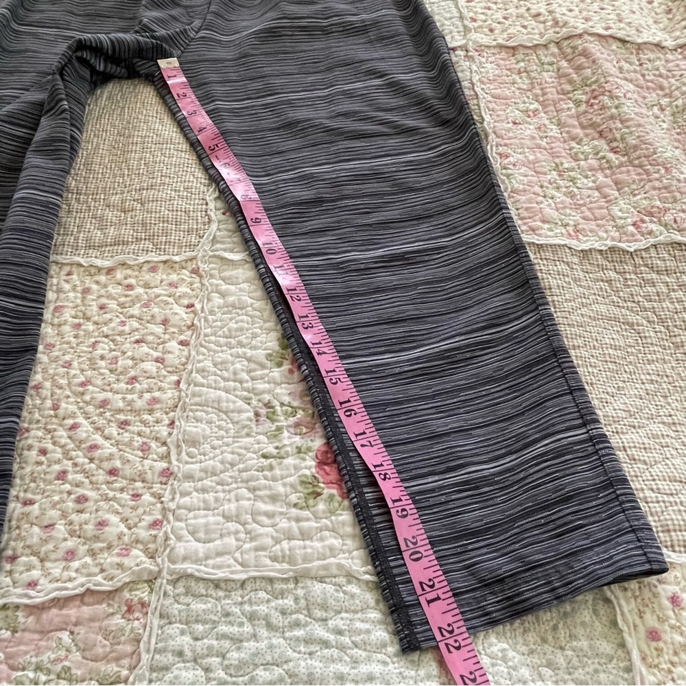 Lululemon Jet Crop Pants Gray Stripes Drawstrings 2 Side Pockets Women Size 8 - Picture 6 of 11